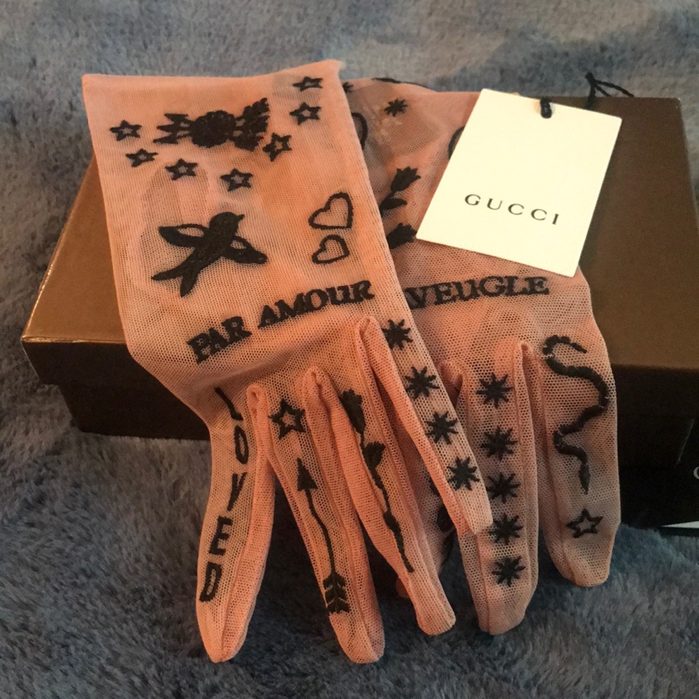 GUCCI Nude Pink Sheer Glove Set with Tattoo Finish